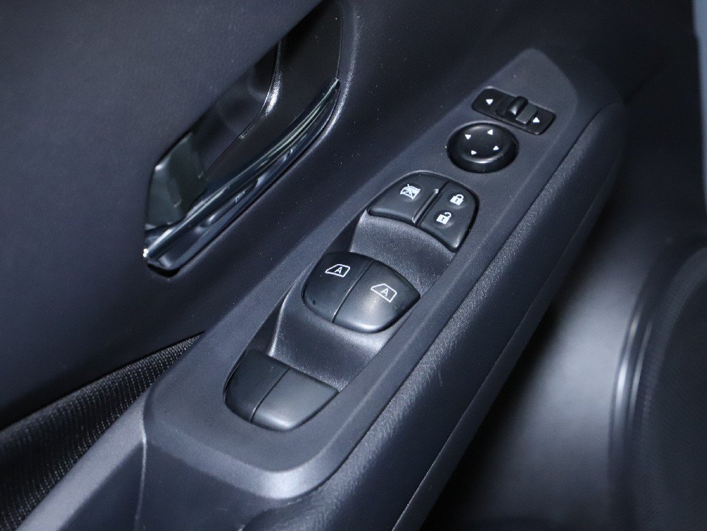 Certified 2023 Nissan Kicks SV FWD image 18