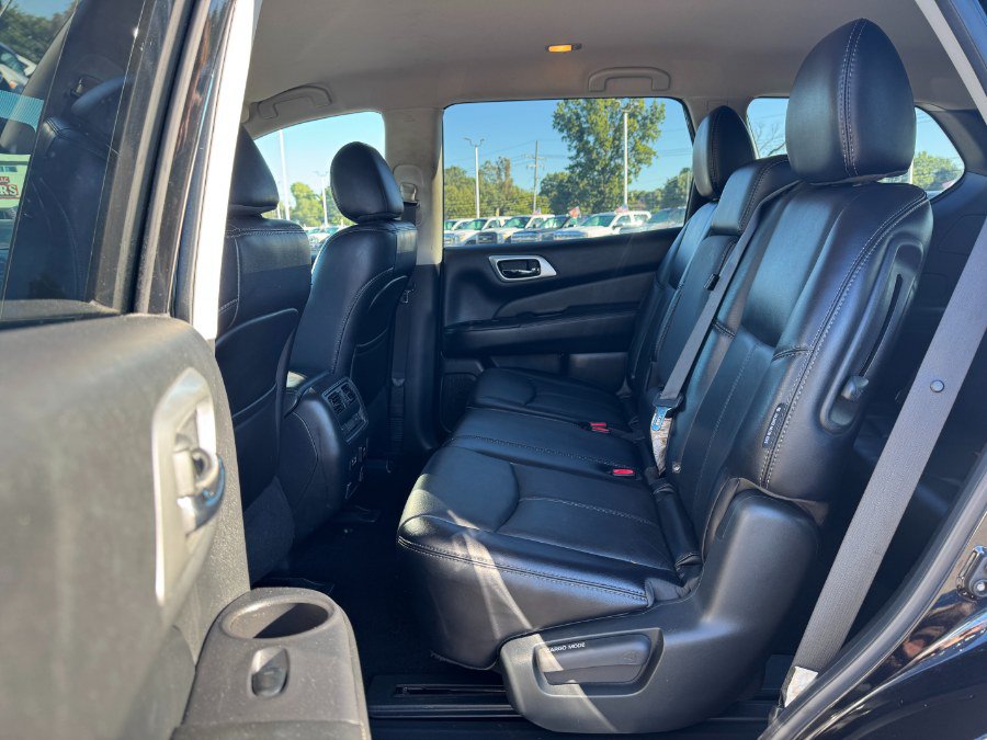 Used 2019 Nissan Pathfinder SL FWD image 16