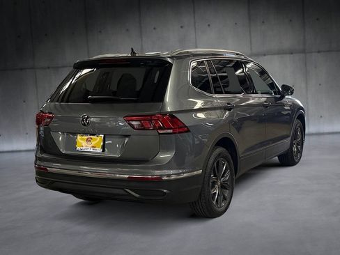 Used 2022 Volkswagen Tiguan SE FWD image 5