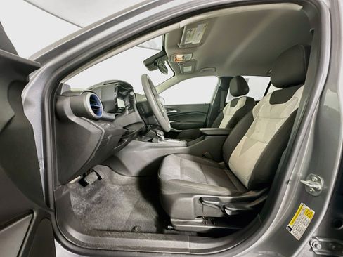 Used 2025 Chevrolet Trax LS FWD image 13