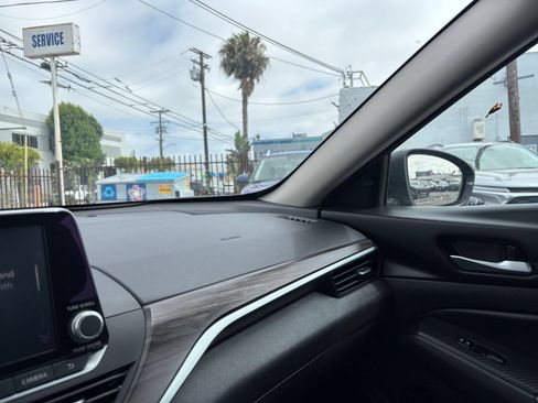 Used 2025 Nissan Altima 2.5 SV FWD image 36