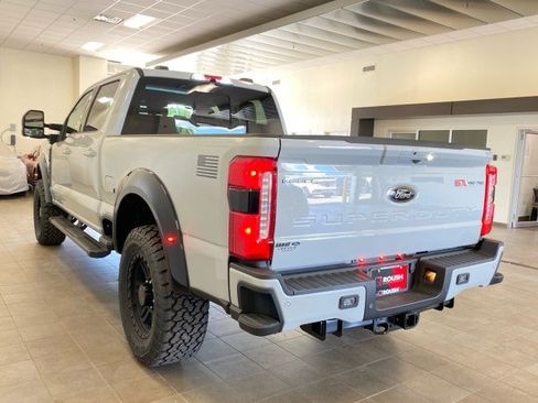 New 2026 Ford F250 Lariat w/ Black Appearance Package AWD/4WD image 5