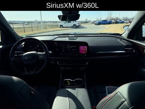 Used 2024 Chevrolet Traverse RS image 7