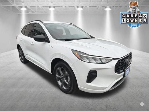 Used 2023 Ford Escape ST-Line w/ Tech Pack #1 AWD/4WD image 9