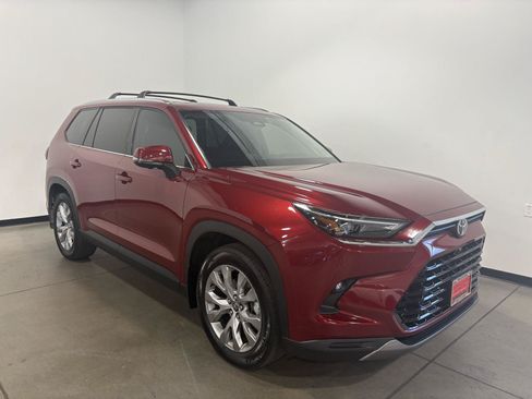 Used 2026 Toyota Grand Highlander AWD image 1