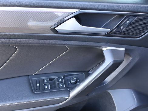 Used 2023 Volkswagen Tiguan SE R-Line image 14