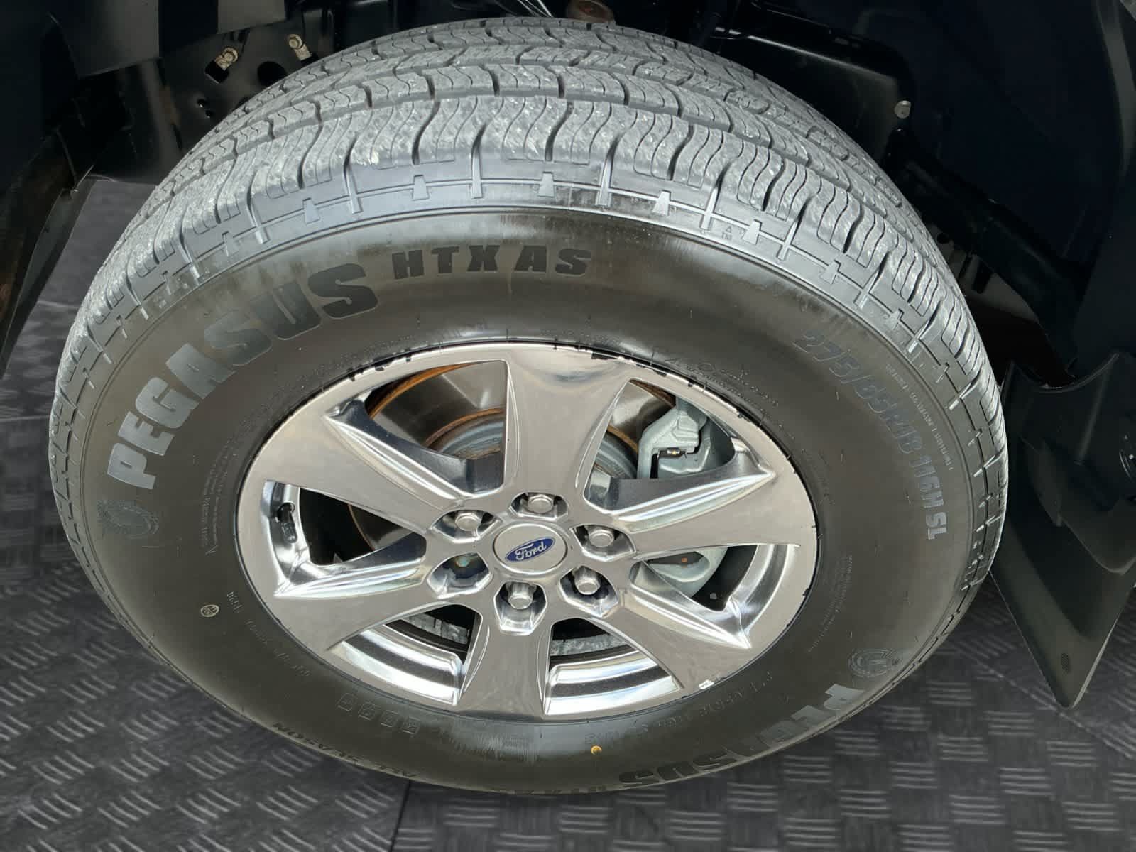 Used 2019 Ford F150 XLT w/ Equipment Group 302A Luxury AWD/4WD image 14