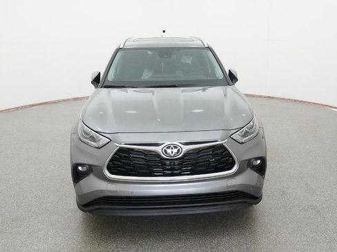New 2026 Toyota Highlander Limited image 2