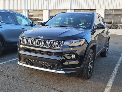 Used 2024 Jeep Compass Limited image 4