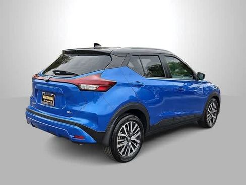 Used 2022 Nissan Kicks SV image 8