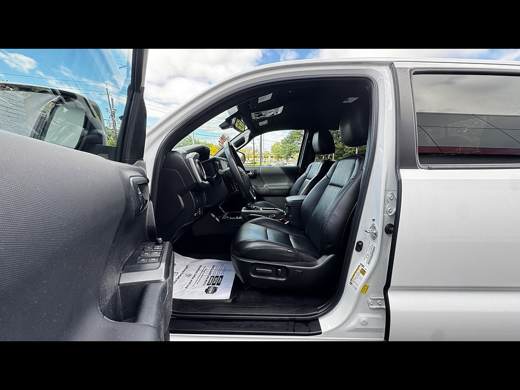 Certified 2023 Toyota Tacoma TRD Sport AWD/4WD image 21