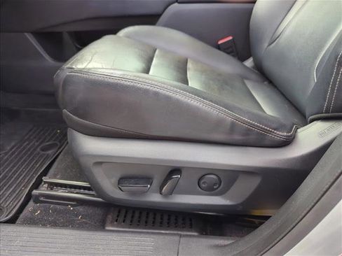 Used 2023 Nissan Rogue SL w/ SL Premium Package image 13