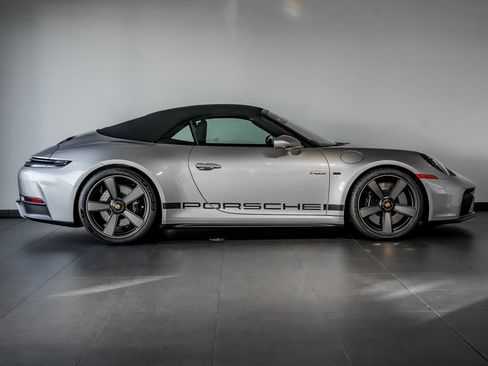 Used 2026 Porsche 911 Carrera GTS image 8
