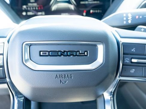 Used 2025 GMC Yukon Denali AWD/4WD image 26