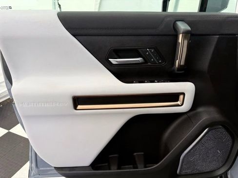 Used 2024 GMC Hummer EV 2X w/ LPO, Illumination Package AWD/4WD image 20