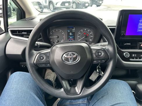 Certified 2025 Toyota Corolla LE image 32
