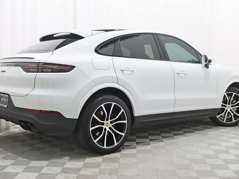 Used 2023 Porsche Cayenne Platinum Edition image 8