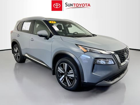 Used 2021 Nissan Rogue SL image 1