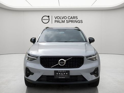 New 2025 Volvo XC40 B5 Plus w/ Climate Package image 5