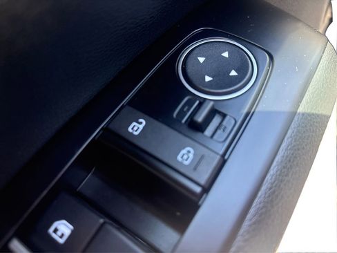 Used 2025 Kia Soul EX FWD image 43
