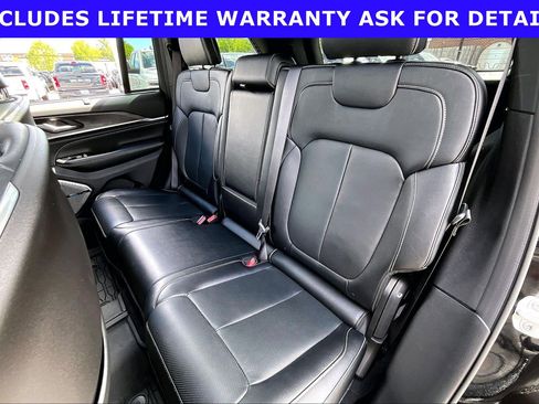 Used 2025 Jeep Grand Cherokee Overland w/ Advanced Protech Group III AWD/4WD image 22