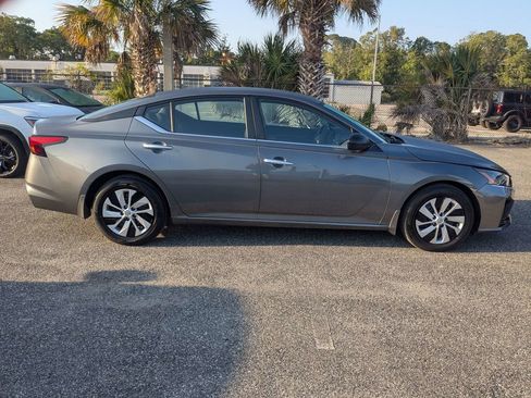 Used 2024 Nissan Altima 2.5 S FWD image 3
