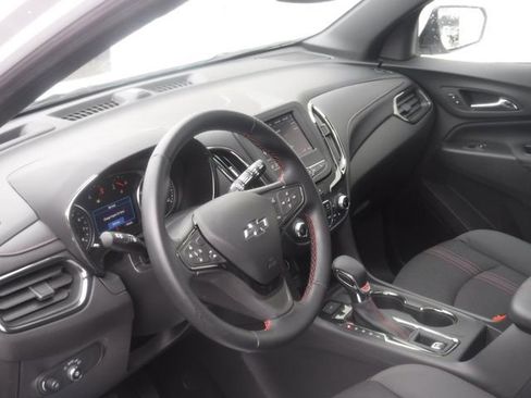 Used 2023 Chevrolet Equinox RS image 9