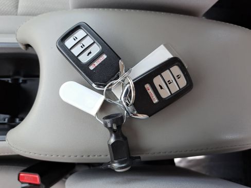 Used 2018 Honda HR-V EX image 37