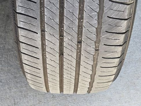 Used 2024 Cadillac XT6 Luxury w/ LPO, Floor Liner Package AWD/4WD image 12