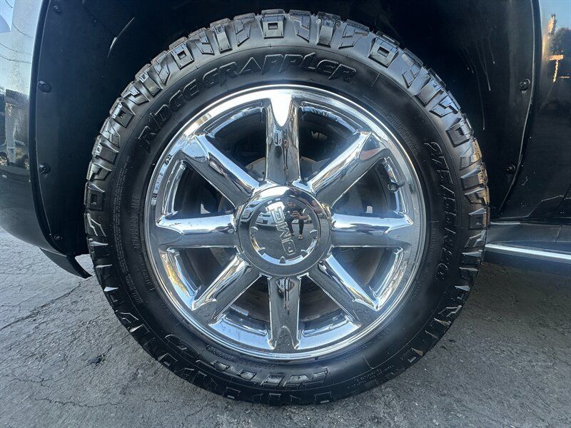 Used 2007 GMC Yukon Denali AWD/4WD image 9