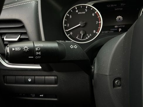 Used 2025 Nissan Rogue SV image 35