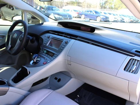 Used 2015 Toyota Prius Two image 18