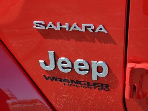 Used 2021 Jeep Wrangler Unlimited Sahara w/ LED Lighting Group AWD/4WD image 27