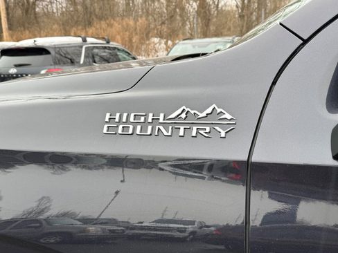 New 2025 Chevrolet Suburban High Country image 8