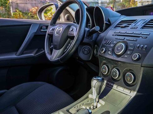 Used 2013 MAZDA MAZDA3 i Touring image 24