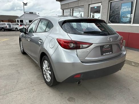 Used 2016 MAZDA MAZDA3 i Touring w/ Popular Equipment Package image 4