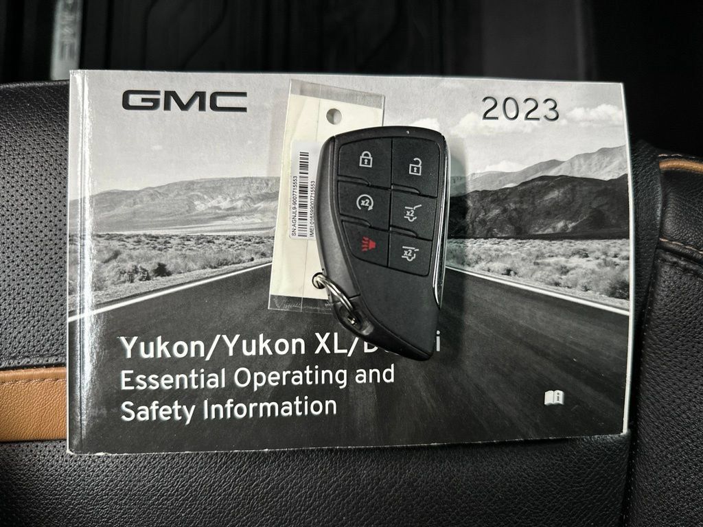 Used 2023 GMC Yukon XL AT4 w/ Technology Package AWD/4WD image 41
