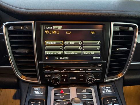 Used 2015 Porsche Panamera 4 AWD/4WD image 23