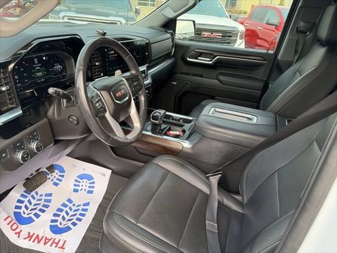 Used 2022 GMC Sierra 1500 SLT w/ SLT Convenience Package AWD/4WD image 16