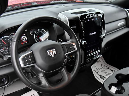 Used 2024 RAM 2500 Big Horn w/ Night Edition AWD/4WD image 17