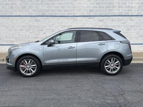 Certified 2023 Cadillac XT5 Sportv w/ Technology Package AWD/4WD image 4
