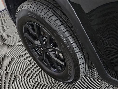 Used 2025 Jeep Grand Cherokee L Altitude RWD image 6