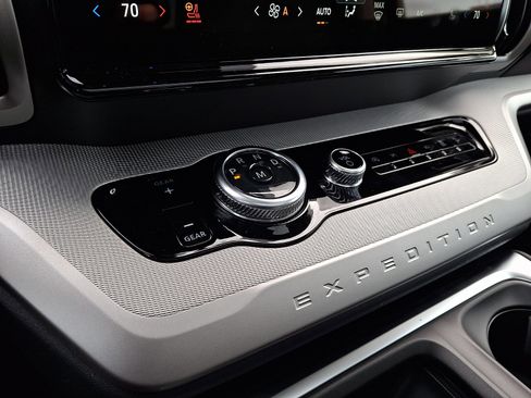 New 2025 Ford Expedition Max Active image 15