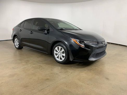 Used 2022 Toyota Corolla LE FWD image 5