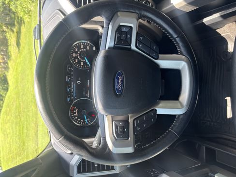 Used 2020 Ford F150 Lariat w/ Equipment Group 502A Luxury AWD/4WD image 12