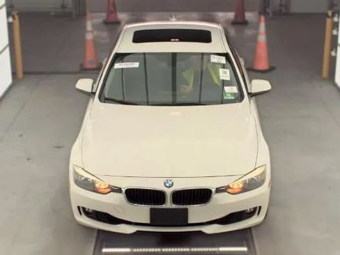 Used 2013 BMW 328i xDrive Sedan AWD/4WD image 2