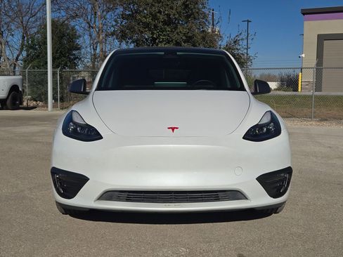 Used 2023 Tesla Model Y Performance image 8