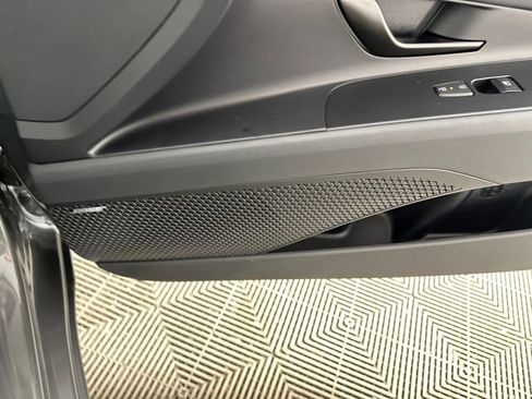 Certified 2025 Hyundai Elantra Limited image 46