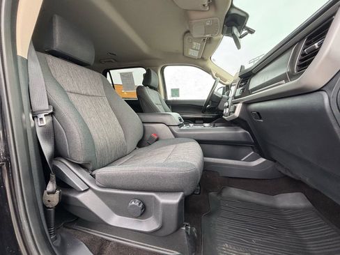 Used 2023 Ford Expedition XLT AWD/4WD image 24