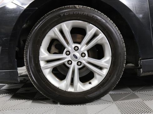 Used 2015 Ford Taurus SEL image 9